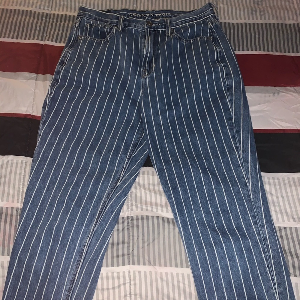 American Eagle High Rise Mom Jeans Size 6R